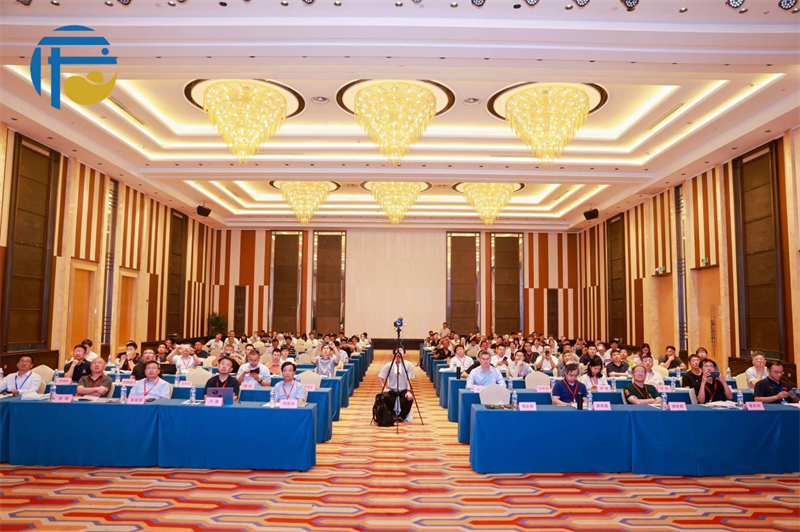 Заедно градење град со нула отпад: акционерството во Quangong носи зелена интелигентна технологија за производство на тули на самитот на индустријата