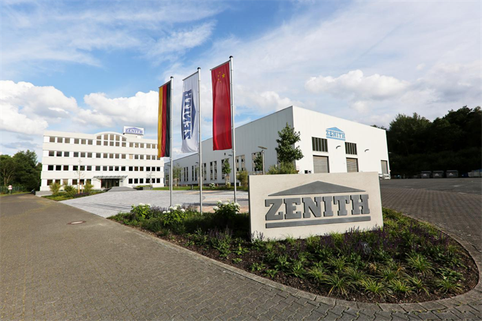 Германската филијала на Quangong, Зенит, ги пофалува долгогодишните вработени, оддавајќи им почит на занаетчиството и лојалноста