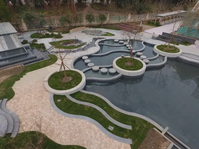 Зајакнување на развојот на инфраструктурата: Опремата за производство на тули на Quangong Machinery Co., Ltd. го зголемува ефикасното производство на зелени градежни материјали